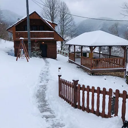 U Michala- Neakceptujeme Mlade Partie Dağ evi