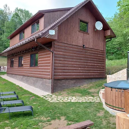 U Michala- Neakceptujeme Mlade Partie Domek alpejski