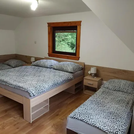 U Michala- Neakceptujeme Mlade Partie Domek alpejski *