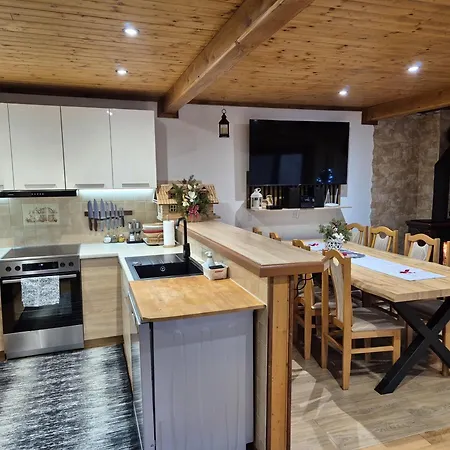 U Michala- Neakceptujeme Mlade Partie * Terchová