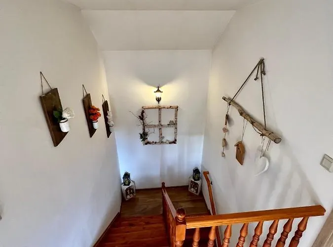 U Michala- Neakceptujeme Mlade Partie טרצ'ובה