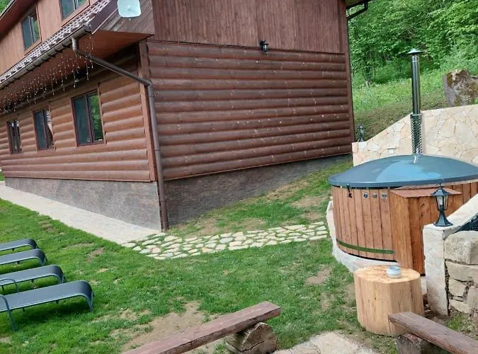 U Michala- Neakceptujeme Mlade Partie טרצ'ובה