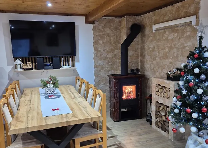 U Michala- Neakceptujeme Mlade Partie * טרצ'ובה