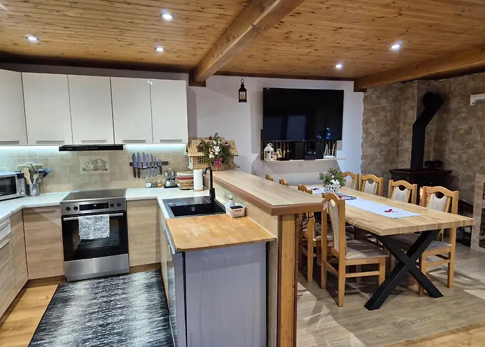 U Michala- Neakceptujeme Mlade Partie * טרצ'ובה